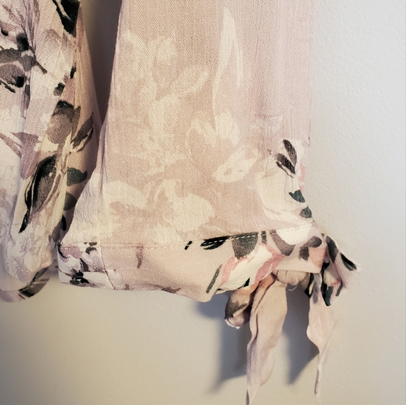 American Rag Cie Winter Blooms Blouse - Picture 10 of 14